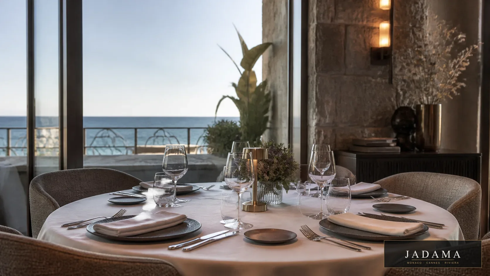 Restaurant table cannes